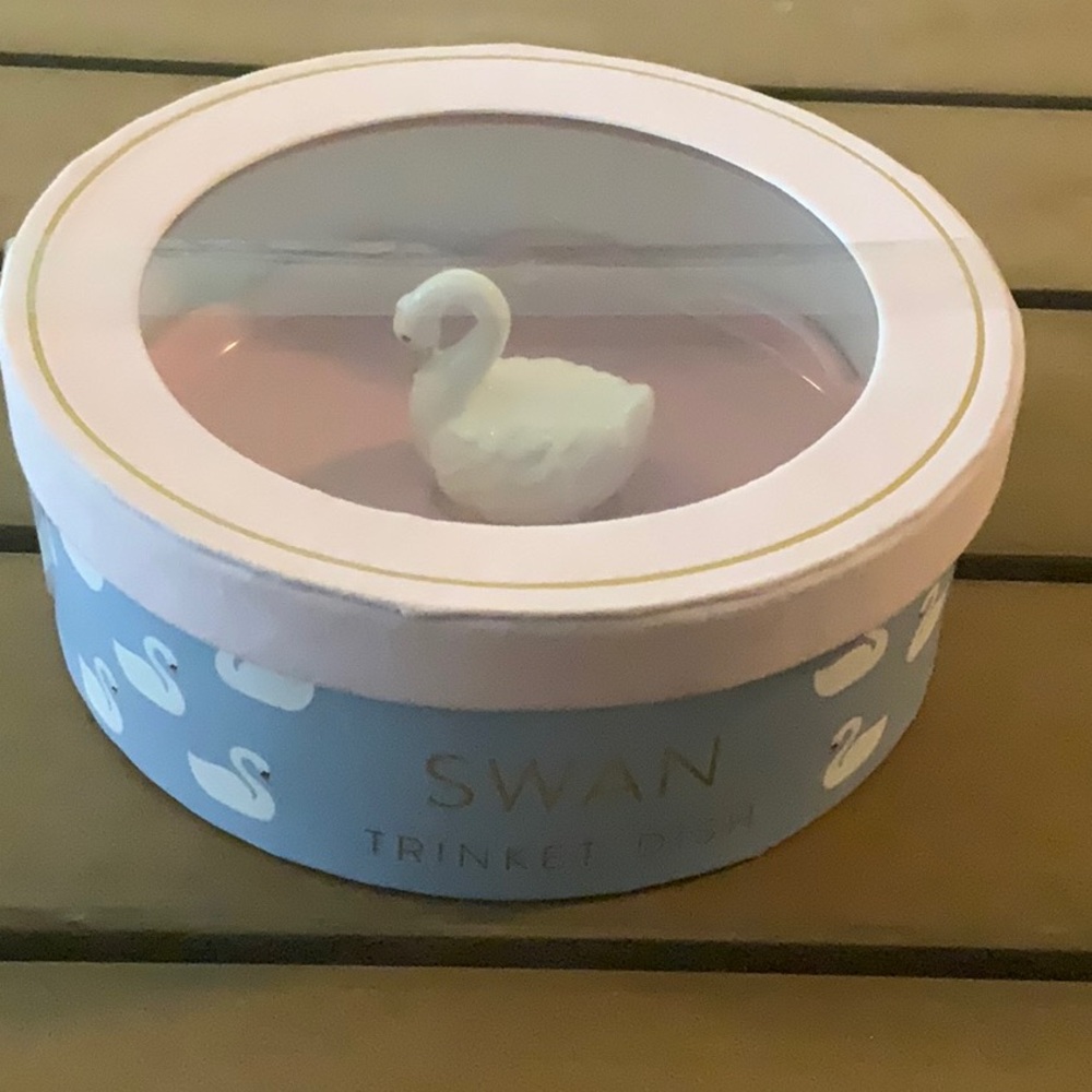 Eccolo Swan Trinket Dish - White and Pink NIB